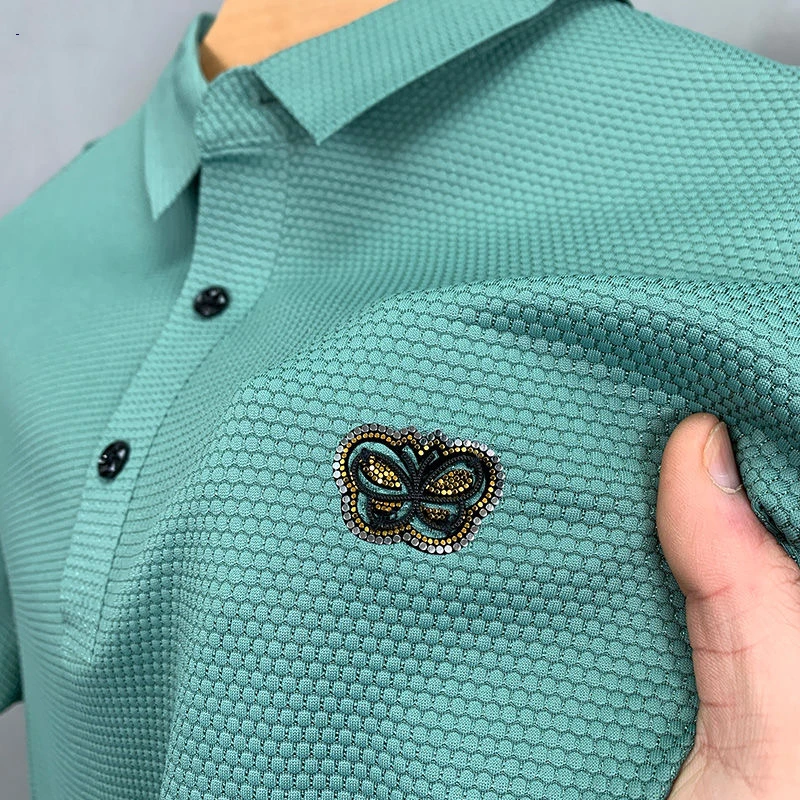 2022 new High end fashion hot Diamond Men's Polo Shirt summer trend Lapel T-shirt ice smooth breathable short sleeved men's top
2022 new High end fashion hot Diamond Men's Polo Shirt summer trend Lapel T-shirt ice smooth breathable short sleeved men's top