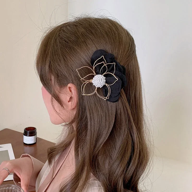 Women Vintage Elegant Hollow Out Metal Flower Cloth Petal Hairpins Sweet Side Hair Decorate Hair Clips Barrette Hair Accessories
Women Vintage Elegant Hollow Out Metal Flower Cloth Petal Hairpins Sweet Side Hair Decorate Hair Clips Barrette Hair Accessories