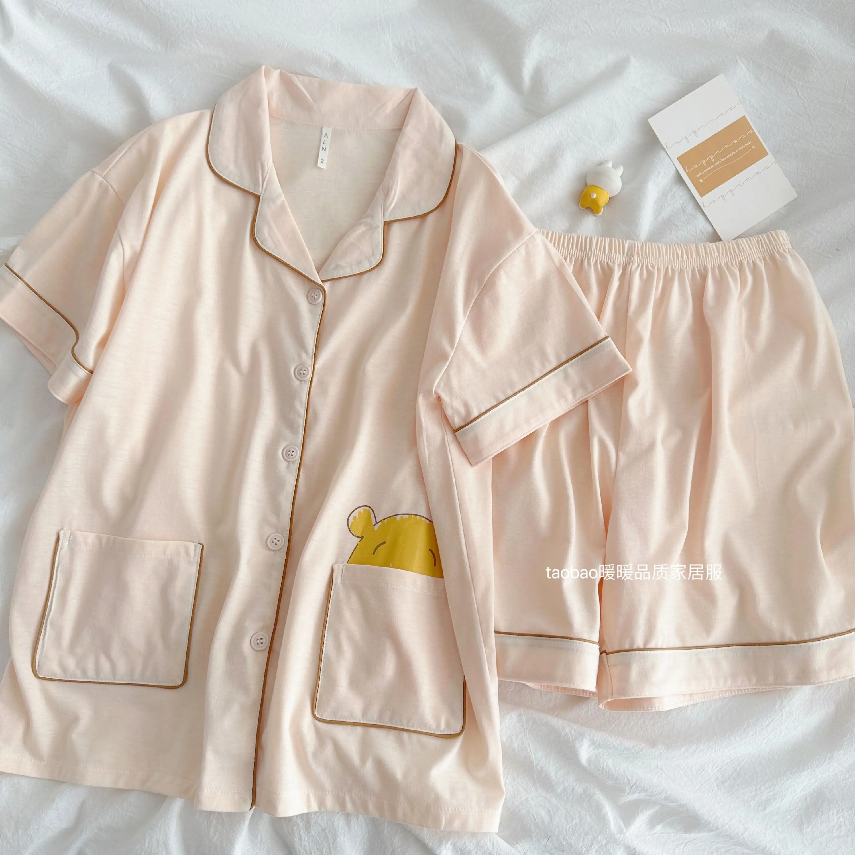 Cotton Short-sleeved Pajamas Women New Summer Day Sweet Cartoon Bear Can Be Worn Outside Summer Home Clothes
Cotton Short-sleeved Pajamas Women New Summer Day Sweet Cartoon Bear Can Be Worn Outside Summer Home Clothes