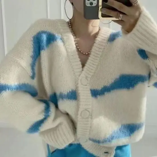 Soft Waxy Sweater Coat Women Loose Korean Outer Wear Long-sleeved Cardigan 2021 Autumn and Winter New Thick Knitted Sweater
Soft Waxy Sweater Coat Women Loose Korean Outer Wear Long-sleeved Cardigan 2021 Autumn and Winter New Thick Knitted Sweater