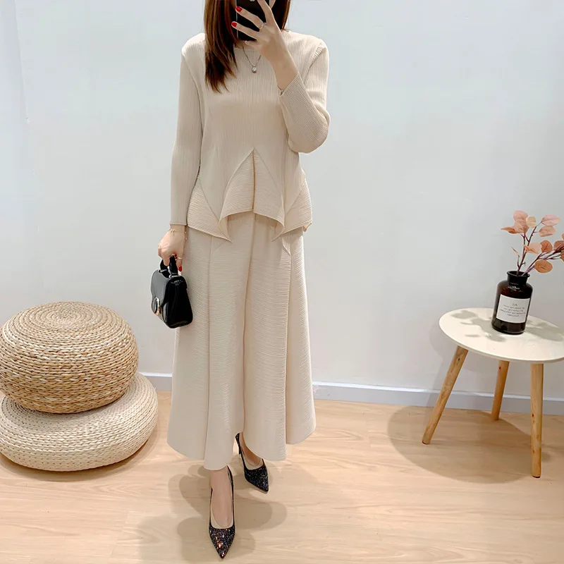 Pleated Two Piece Set 2022 Autumn High end Fashion Flower Bud Skirt Set Long Sleeve Top Temperament Two Piece Set for Women
Pleated Two Piece Set 2022 Autumn High end Fashion Flower Bud Skirt Set Long Sleeve Top Temperament Two Piece Set for Women