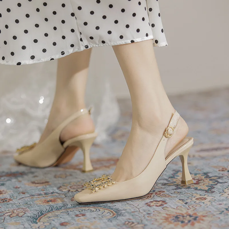 2022 new summer L high heels rhinestone square buckle word belt back empty toe sandals
2022 new summer L high heels rhinestone square buckle word belt back empty toe sandals