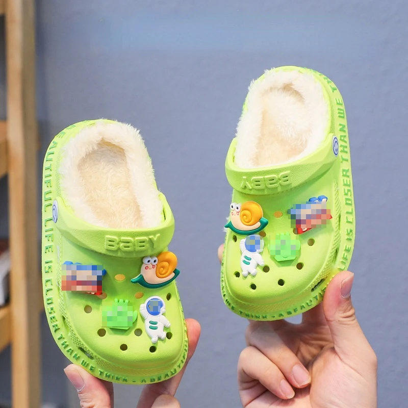Croc Non-Slip Sandals Garden Beach Slippers Kids Summer Cartoon Cave Hole Sandals Soft Soled Quick Drying Shoes Plush winter
Croc Non-Slip Sandals Garden Beach Slippers Kids Summer Cartoon Cave Hole Sandals Soft Soled Quick Drying Shoes Plush winter