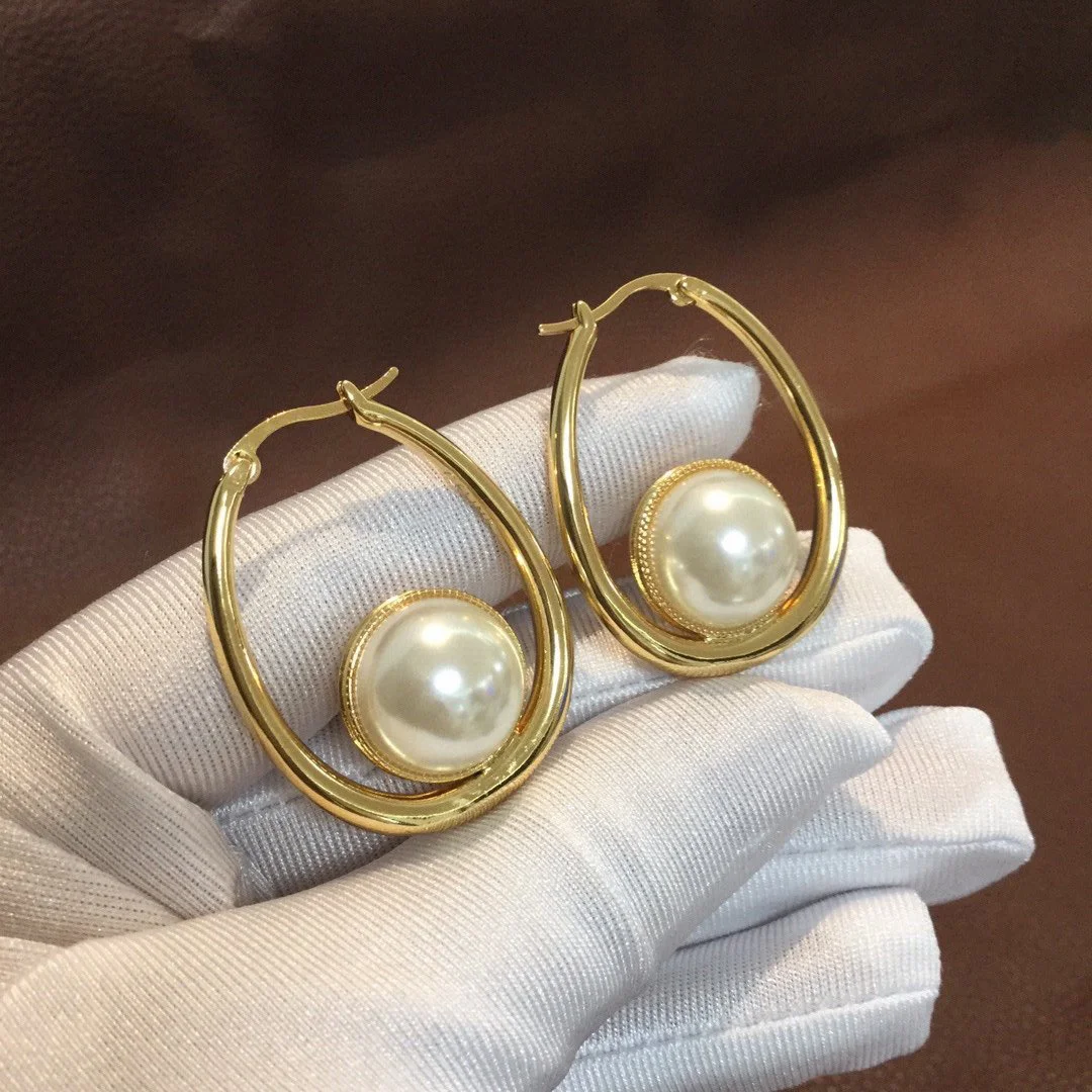 Brand Women's Pearl Ferrule Tassel Earrings High Quality Light Gold Metal Sliding Jewelry Light Gold Design Wedding PartyEar
Brand Women's Pearl Ferrule Tassel Earrings High Quality Light Gold Metal Sliding Jewelry Light Gold Design Wedding PartyEar