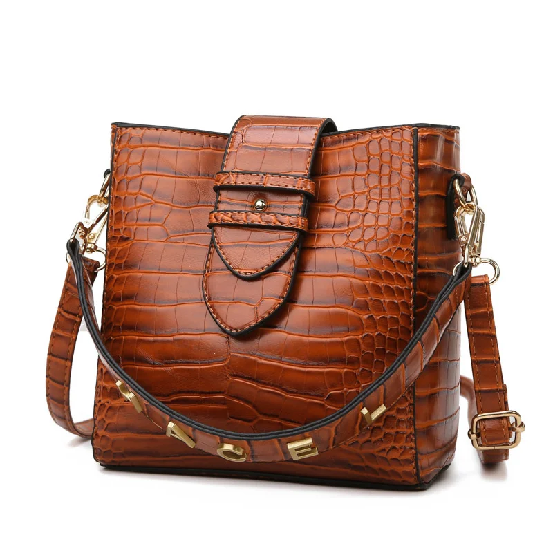 Pure crocodile pattern women's bag metal letter handbag fashion shoulder bag embossed Bucket Bag Messenger Bag
Pure crocodile pattern women's bag metal letter handbag fashion shoulder bag embossed Bucket Bag Messenger Bag