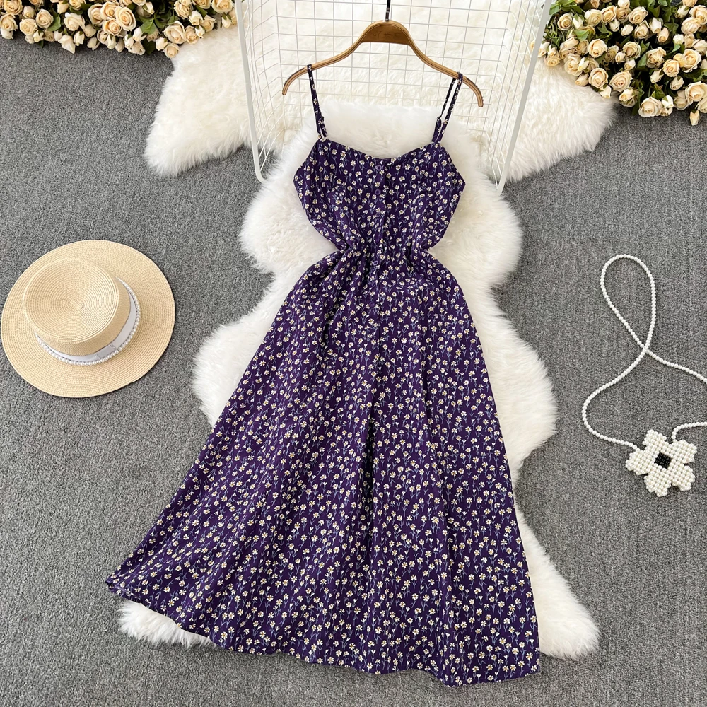 Платье-миди женское ТРАПЕЦИЕВИДНОЕ на тонких бретельках с V-образным вырезом
Платье-миди женское ТРАПЕЦИЕВИДНОЕ на тонких бретельках с V-образным вырезом