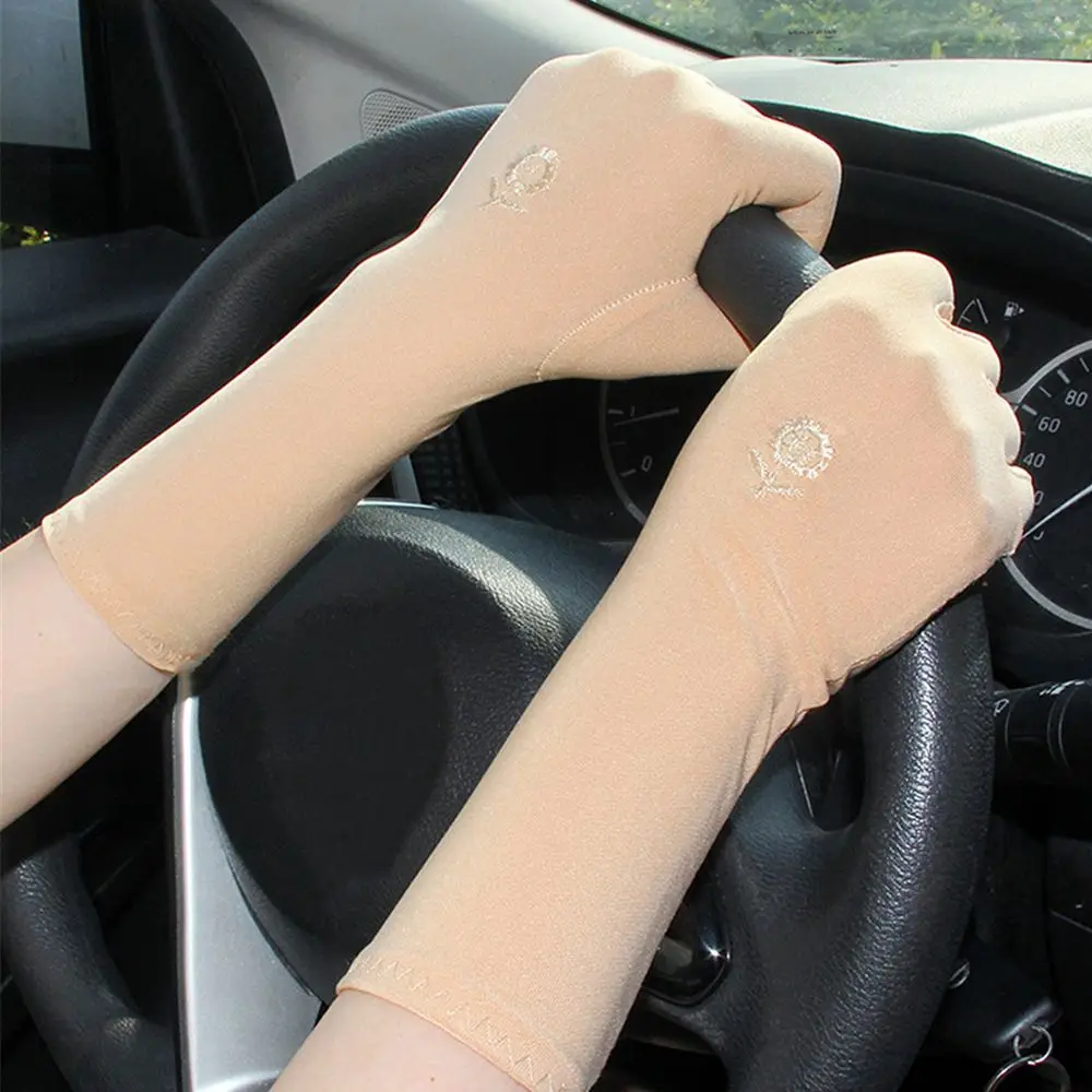 1 Pair Women Summer Spring Sunscreen Gloves Thin Mid-long Anti UV Driving Gloves Elastic Slip Resistant Etiquette Gloves
1 Pair Women Summer Spring Sunscreen Gloves Thin Mid-long Anti UV Driving Gloves Elastic Slip Resistant Etiquette Gloves