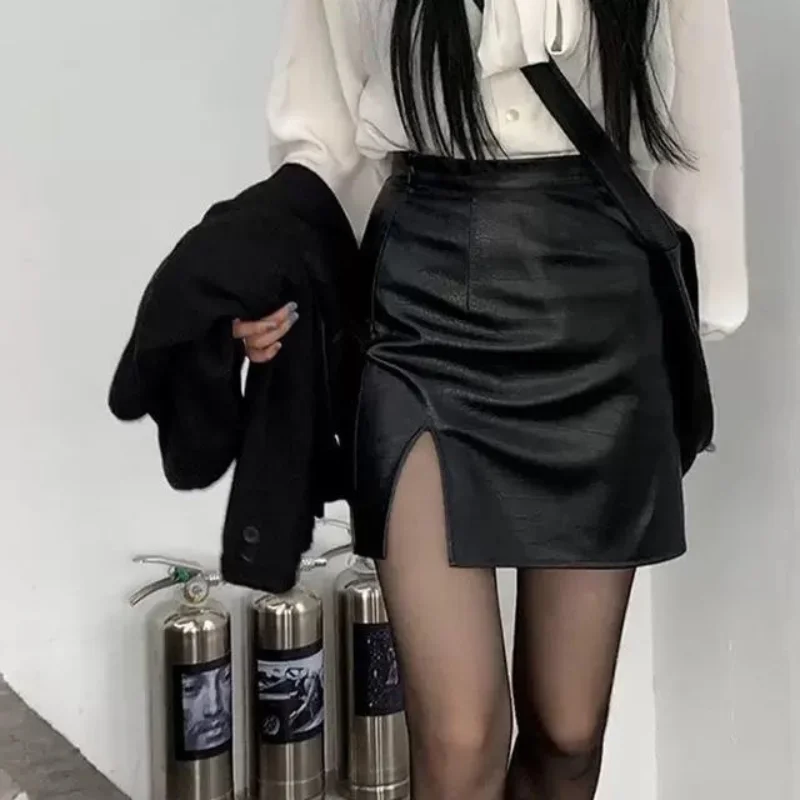 HOUZHOU Black Leather Skirt Sexy Split A-LINE Mini Skirts Goth Punk Fashion Streetwear Women Autumn Korean Fashion High Street
HOUZHOU Black Leather Skirt Sexy Split A-LINE Mini Skirts Goth Punk Fashion Streetwear Women Autumn Korean Fashion High Street