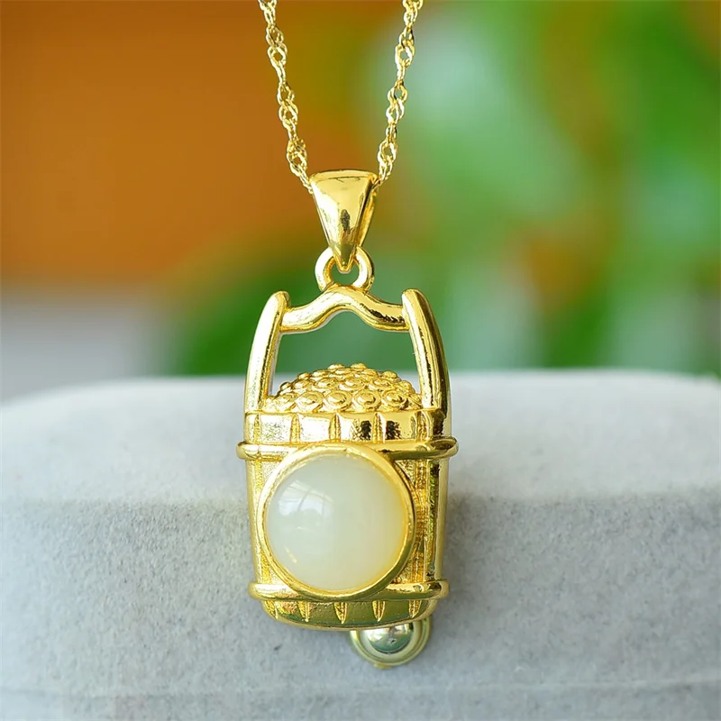 Mai Chuang/He Tian Cyan Jade Guan Gong Brand Emerald Necklace Pendant Fashion Elegant Personality Jewelry Men Women Couple Gift
Mai Chuang/He Tian Cyan Jade Guan Gong Brand Emerald Necklace Pendant Fashion Elegant Personality Jewelry Men Women Couple Gift