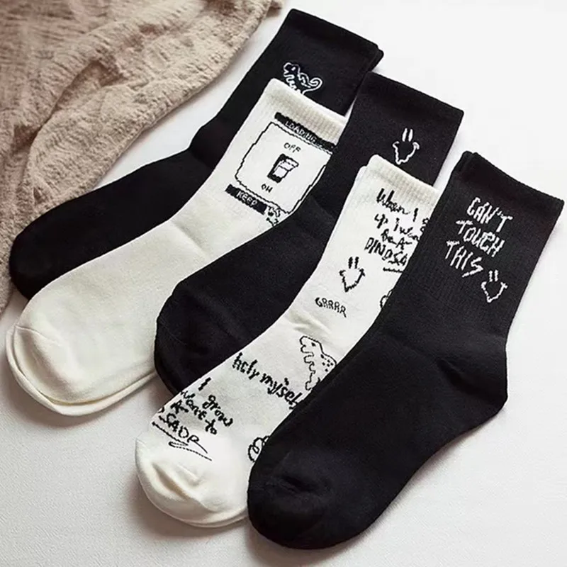 2022 New Cartoon Print Men's Socks For Women Simple Cute Letter Dinosaurs Pattern Sports Sock Fashion Harajuku Street Sokken
2022 New Cartoon Print Men's Socks For Women Simple Cute Letter Dinosaurs Pattern Sports Sock Fashion Harajuku Street Sokken