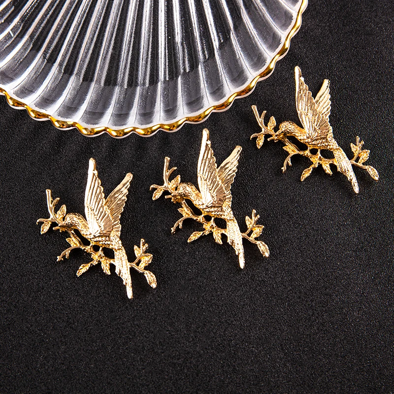 1/2Pcs 40x50mm Metal Alloy KC Gold Magpies Branches For Headwear Brooch Jewelry Making DIY Handmade Accessories 
1/2Pcs 40x50mm Metal Alloy KC Gold Magpies Branches For Headwear Brooch Jewelry Making DIY Handmade Accessories