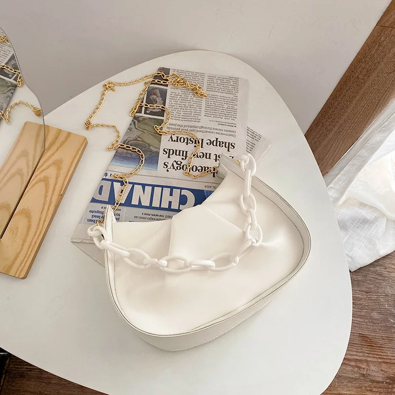 New Summer Women'S Bags Acrylic Chain Underarm Bag Cloud Bag 2022 New Fashion Trend Messenger Bag
New Summer Women'S Bags Acrylic Chain Underarm Bag Cloud Bag 2022 New Fashion Trend Messenger Bag