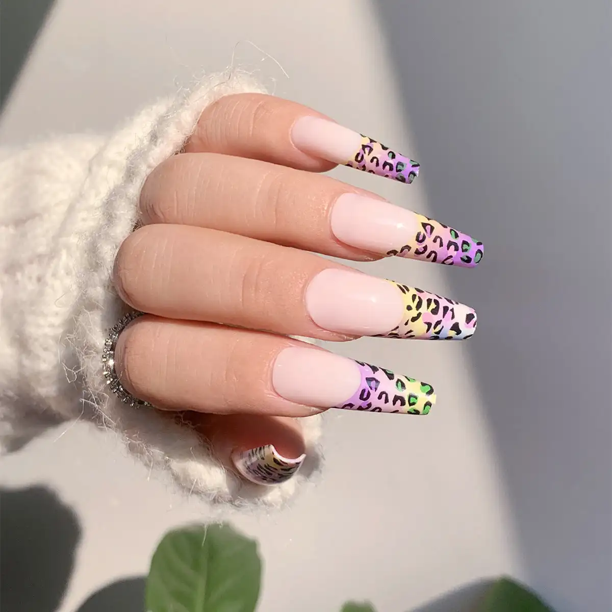 Gradient Colorful Leopard French Coffin Press on Nail Coffin Nail Tips Fake Finger Nails Artifical Nails Glue on Nails
Gradient Colorful Leopard French Coffin Press on Nail Coffin Nail Tips Fake Finger Nails Artifical Nails Glue on Nails
