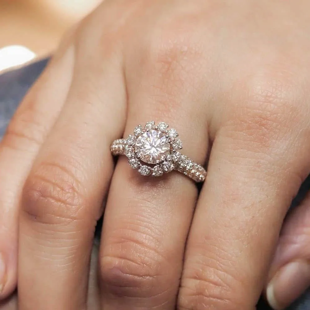 Huitan Newly-designed Wedding Band Women's Cubic Zircon Ring Temperament Elegant Lady's Ring for Engagement Party Trendy Jewelry
Huitan Newly-designed Wedding Band Women's Cubic Zircon Ring Temperament Elegant Lady's Ring for Engagement Party Trendy Jewelry