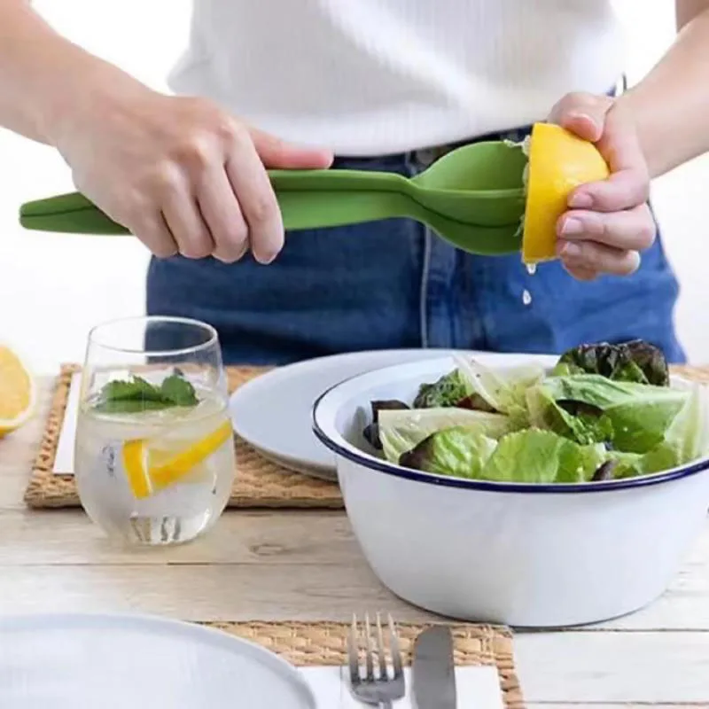 Multifunction Salad Spoon Manual Lemon Squeezer Tool Fruit Vegetable Stirring Clip Salad Stirring Fork Spoons Kitchen Gadget
Multifunction Salad Spoon Manual Lemon Squeezer Tool Fruit Vegetable Stirring Clip Salad Stirring Fork Spoons Kitchen Gadget