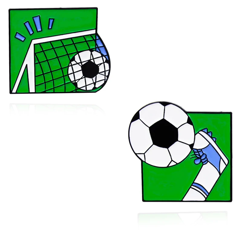 Брошь для футбола с надписью Shot at Goal |