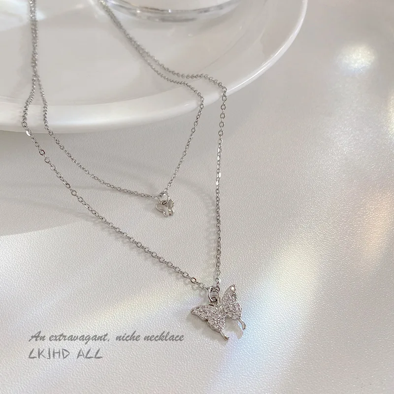 Butterfly Pendant Necklace Women's Double Layer Shiny Clavicle Chain Necklace Party Jewelry Exquisite Gifts Fashion Accessories 
Butterfly Pendant Necklace Women's Double Layer Shiny Clavicle Chain Necklace Party Jewelry Exquisite Gifts Fashion Accessories