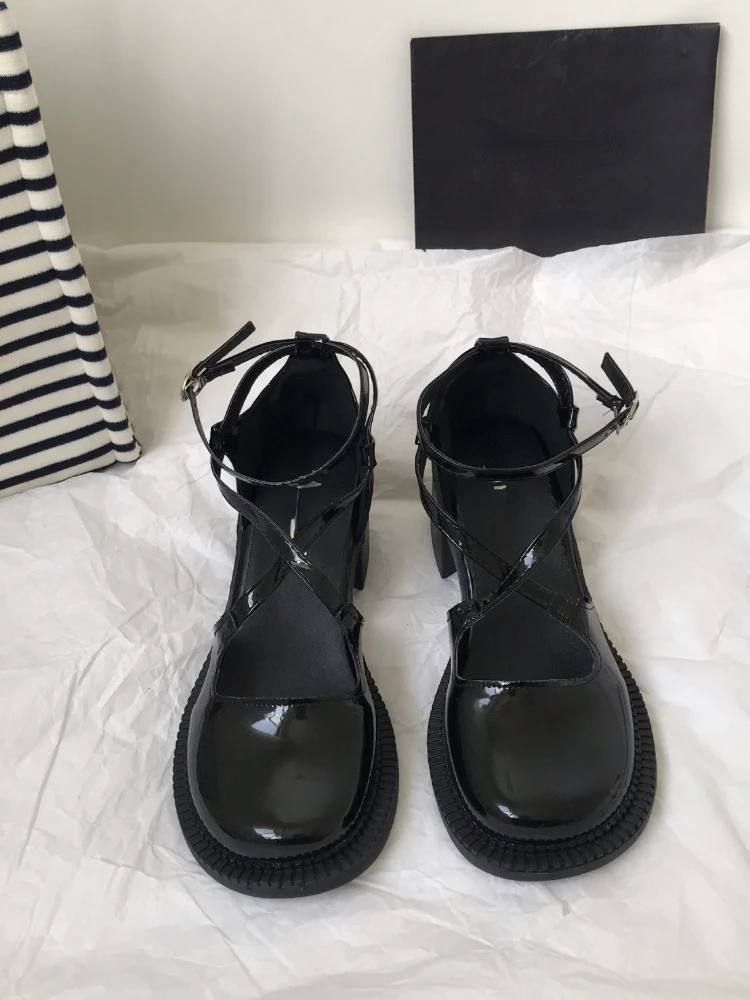Low Heel Casual Hollow Out Shoes Vintage Pure Color Korean Fashion Shoes Mary Janes Elegant Round Toe Shoes Non-slip 2022 Summer
Low Heel Casual Hollow Out Shoes Vintage Pure Color Korean Fashion Shoes Mary Janes Elegant Round Toe Shoes Non-slip 2022 Summer