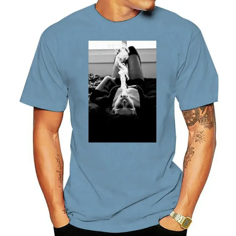 Курение Девушка сигарета трава Сексуальная футболка жилет Топ для мужчин женщин мужчин унисекс 2200
Курение Девушка сигарета трава Сексуальная футболка жилет Топ для мужчин женщин мужчин унисекс 2200