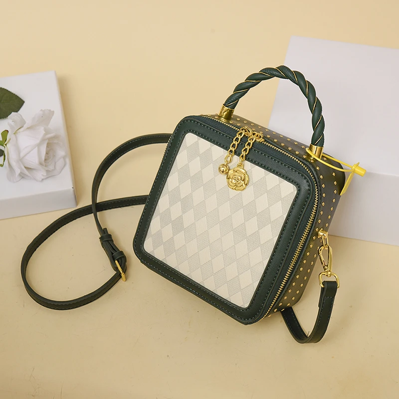 2023 Spring New Women's Ringer PU Leather Shoulder Bag Luxury Designer Brand Rivet Box Messenger Bag Fashion Ladies Casual Totes
2023 Spring New Women's Ringer PU Leather Shoulder Bag Luxury Designer Brand Rivet Box Messenger Bag Fashion Ladies Casual Totes