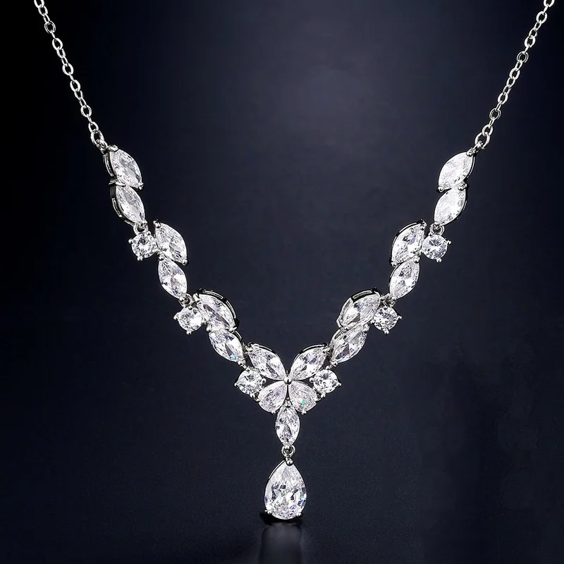 Exquisite Elegant Teardrop Leaf Pendant Necklace for Women Fashion Jewelry High Quality AAA Zircon Necklaces Birthday Party Gift
Exquisite Elegant Teardrop Leaf Pendant Necklace for Women Fashion Jewelry High Quality AAA Zircon Necklaces Birthday Party Gift