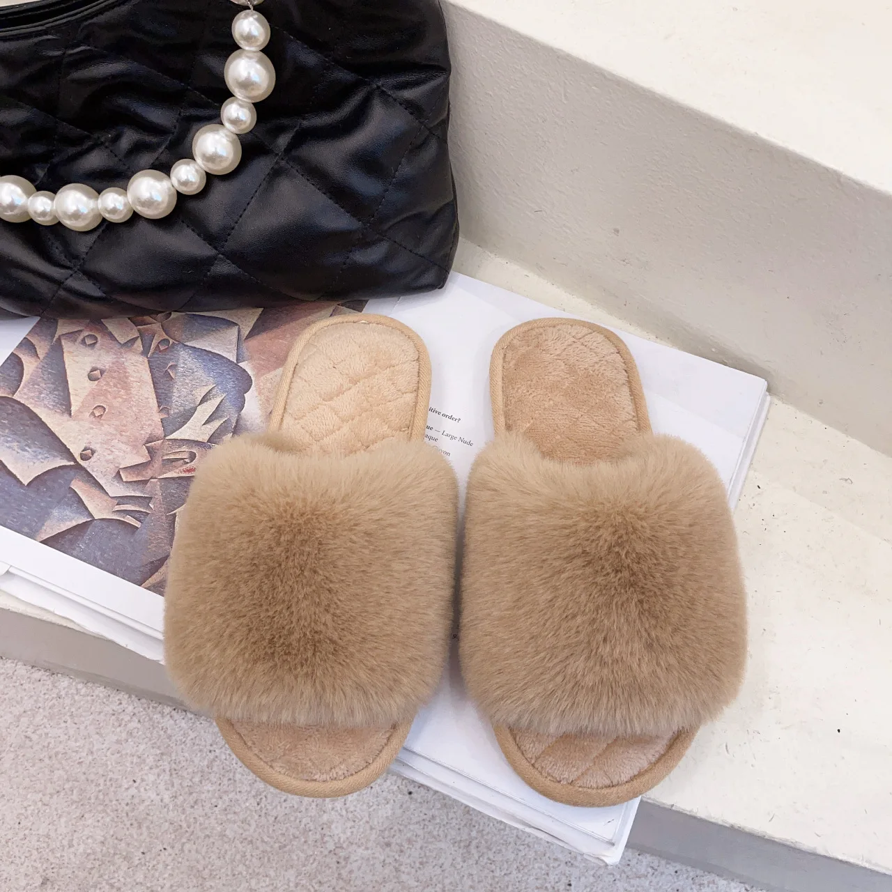 Cotton Slippers Women's Autumn And Winter New Open Toe Home Warm One Word Plush Mop Winter Floor Plush Cotton Mop
Cotton Slippers Women's Autumn And Winter New Open Toe Home Warm One Word Plush Mop Winter Floor Plush Cotton Mop