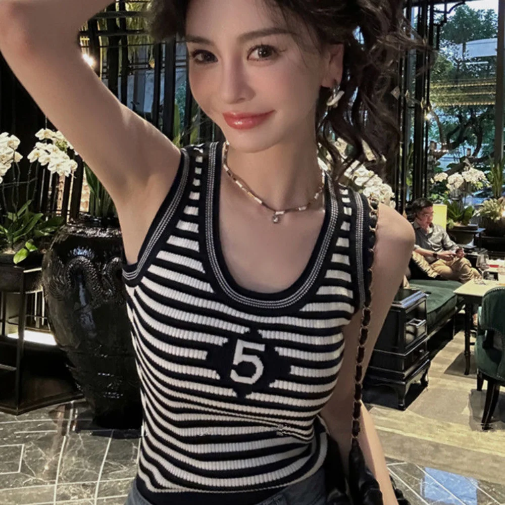 Spring Summer Striped Knitted Sleeveless Top High Waist Navel Short Vest T-shirt Tops Tank Top Tops for Women Corset Top
Spring Summer Striped Knitted Sleeveless Top High Waist Navel Short Vest T-shirt Tops Tank Top Tops for Women Corset Top