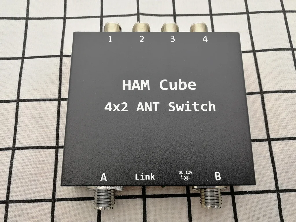 Ham Cube 4x2 Антенный переключатель с Bluetooth для коротковолнового переключателя HF ANT + английское мобильное приложение Android
Ham Cube 4x2 Антенный переключатель с Bluetooth для коротковолнового переключателя HF ANT + английское мобильное приложение Android