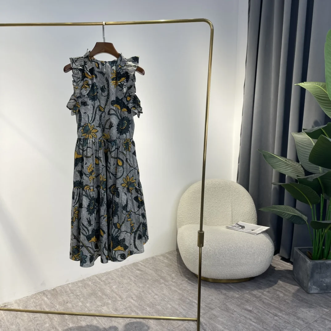 2023 Spring Summer High Quality Flying Sleeveless Floral Geometric Printing Frill Ruffle Casual Loose Cotton Dress 
2023 Spring Summer High Quality Flying Sleeveless Floral Geometric Printing Frill Ruffle Casual Loose Cotton Dress