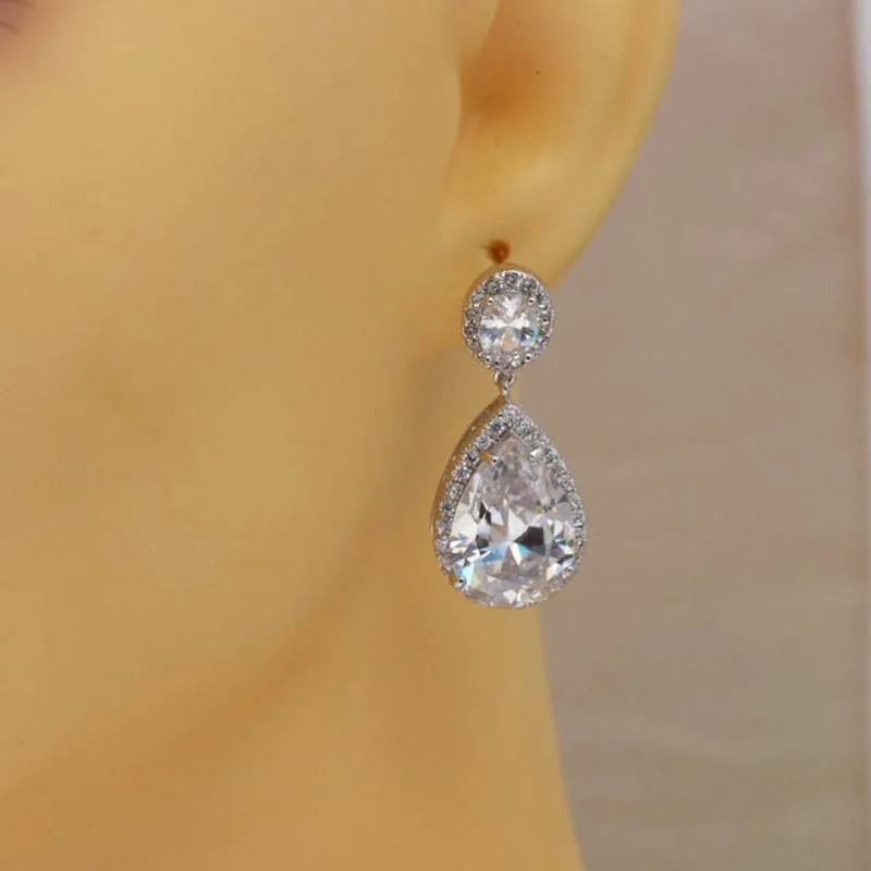 Korean Light Luxury Versatile Drop Earrings White Tassel Women's White Crystal Independent Packaging Rose Gold Earrings Jewelry
Korean Light Luxury Versatile Drop Earrings White Tassel Women's White Crystal Independent Packaging Rose Gold Earrings Jewelry