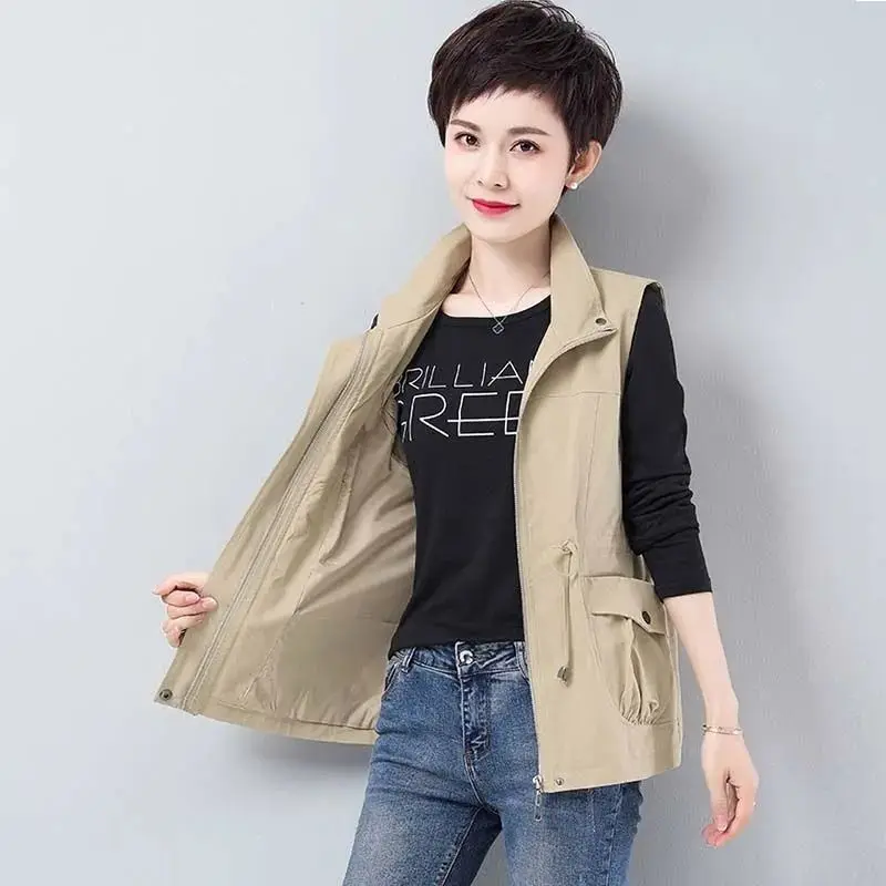 Women Vest 2023 New Fashion Women Spring Autumn Waistcoat Zipper Sleeveless Short Jacket Tops Khaki Black Outerwear Vests E201
Women Vest 2023 New Fashion Women Spring Autumn Waistcoat Zipper Sleeveless Short Jacket Tops Khaki Black Outerwear Vests E201