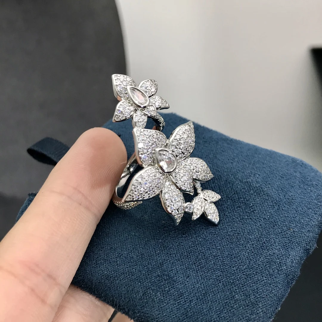 High Quality Sterling Silver Original Jewelry,NOEL FLOWER RING Paved Zirconia Stone For Women Party GiFT With Logo
High Quality Sterling Silver Original Jewelry,NOEL FLOWER RING Paved Zirconia Stone For Women Party GiFT With Logo