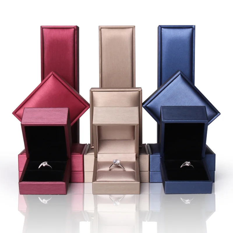 Fashion Wire Drawing Leather Womens Jewelry Storage Boxes Earrings Necklace Engaged Ring Pendant Packaging Display Organizer Box 
Fashion Wire Drawing Leather Womens Jewelry Storage Boxes Earrings Necklace Engaged Ring Pendant Packaging Display Organizer Box