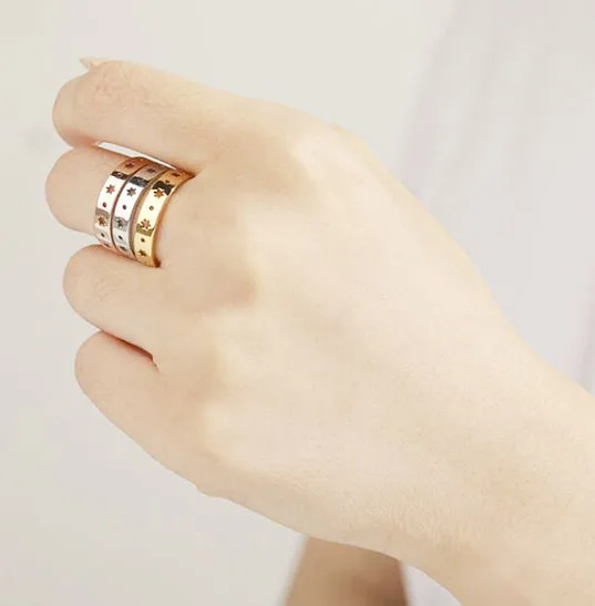 Little star hollow out starry sky fashion ring circle little girl sweet ring 
Little star hollow out starry sky fashion ring circle little girl sweet ring