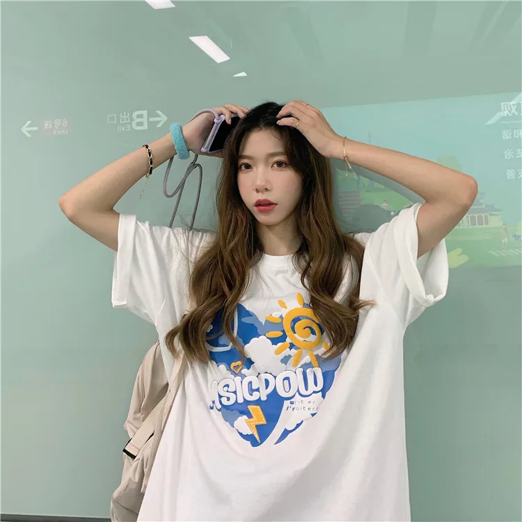 6701 Cloud love T-shirt summer Korean version 2021 new design sense loose mid-length style
6701 Cloud love T-shirt summer Korean version 2021 new design sense loose mid-length style