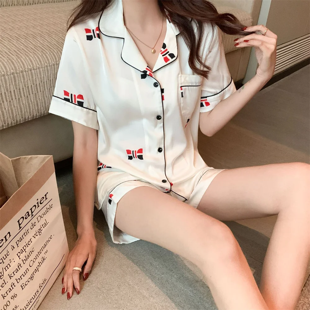 Women Sweet Summer New Pajamas Set for Cute Print Bow Shorts Pijamas Suit Casual Short Sleeve Silk Rayon Sleepwear Home Clothes
Women Sweet Summer New Pajamas Set for Cute Print Bow Shorts Pijamas Suit Casual Short Sleeve Silk Rayon Sleepwear Home Clothes