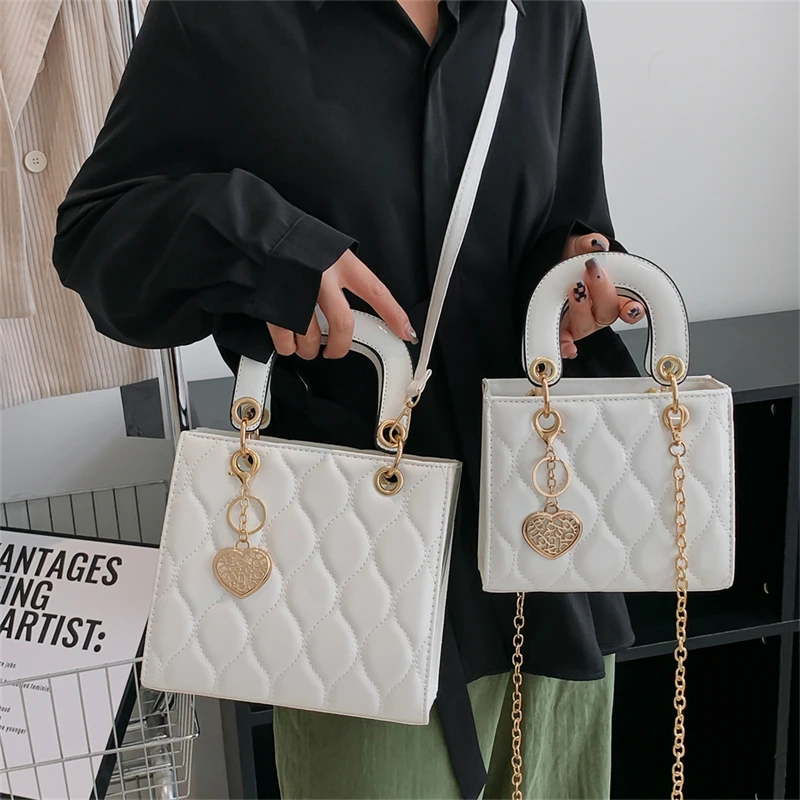 Fashion Small Tote Bags for Women 2022 Trend New Handbags Designer Luxury Shoulder Crossbody Bags Female High Quality
Fashion Small Tote Bags for Women 2022 Trend New Handbags Designer Luxury Shoulder Crossbody Bags Female High Quality