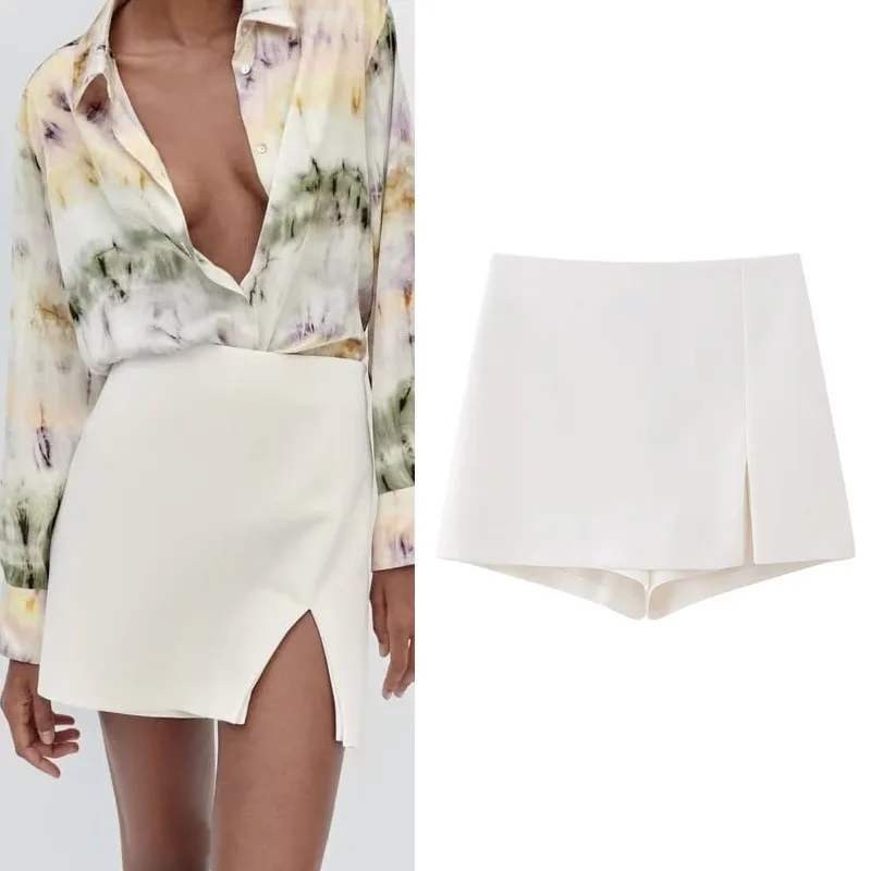 Женский Короткий комбинезон с разрезом, с завышенной талией
Женский Короткий комбинезон с разрезом, с завышенной талией