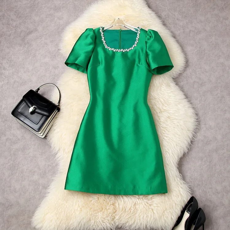 European and American women's summer 2022 new Short sleeve bubble sleeve pin bead square collar fashion Green slim dress
European and American women's summer 2022 new Short sleeve bubble sleeve pin bead square collar fashion Green slim dress