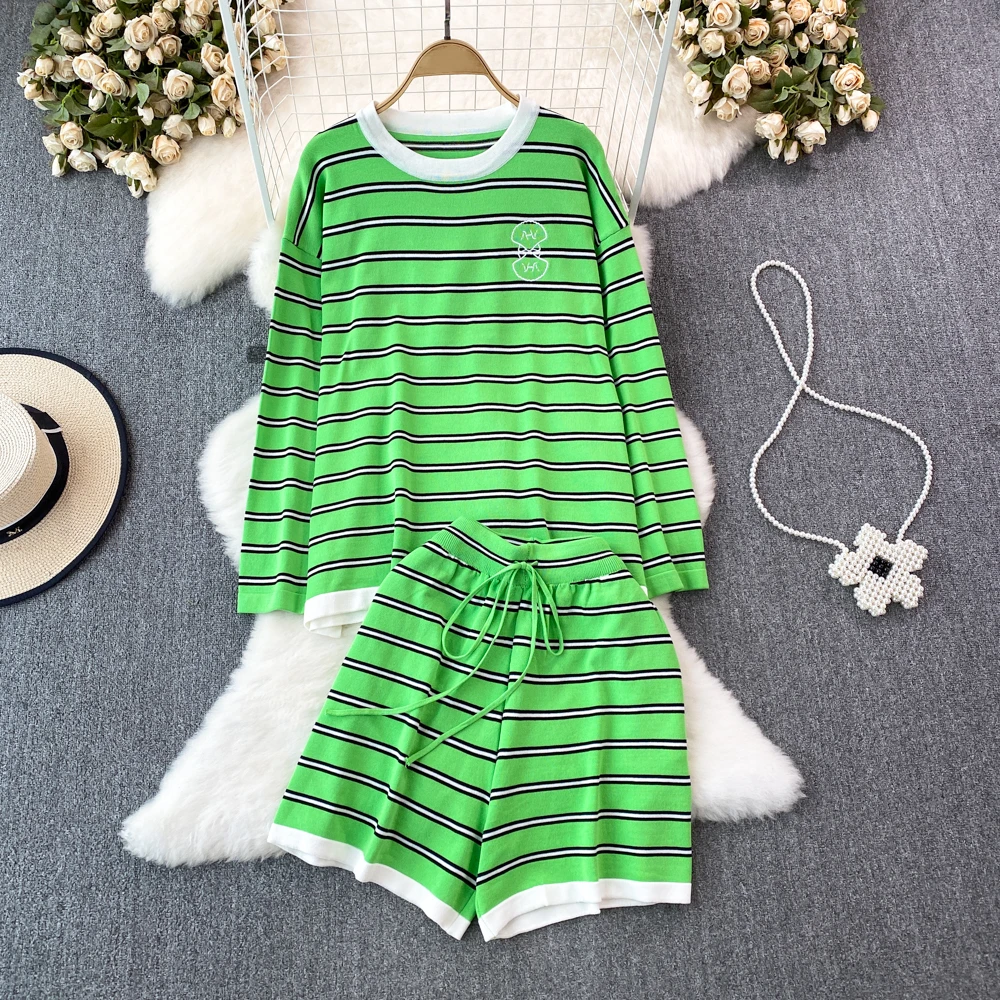 Clothland Women Sweet Striped Blouse Shorts Suit Long Sleeve Loose Shirt Mini Shorts Casual Fashion Two Piece Set TA233
Clothland Women Sweet Striped Blouse Shorts Suit Long Sleeve Loose Shirt Mini Shorts Casual Fashion Two Piece Set TA233