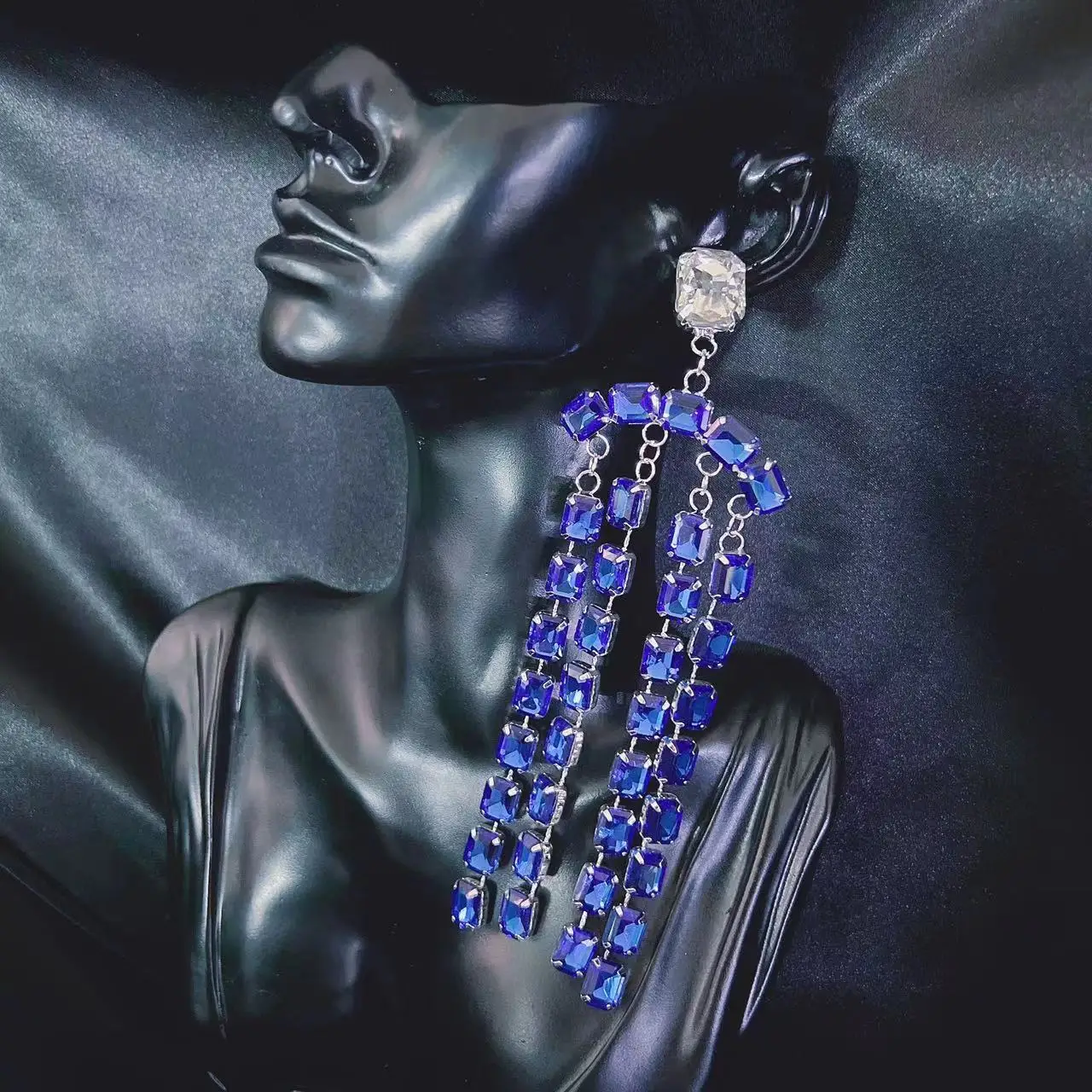 Women's luxury red blue glass long tassel Pendant Earrings Fashion luxury exaggerated large square crystal earrings jewelry
Women's luxury red blue glass long tassel Pendant Earrings Fashion luxury exaggerated large square crystal earrings jewelry