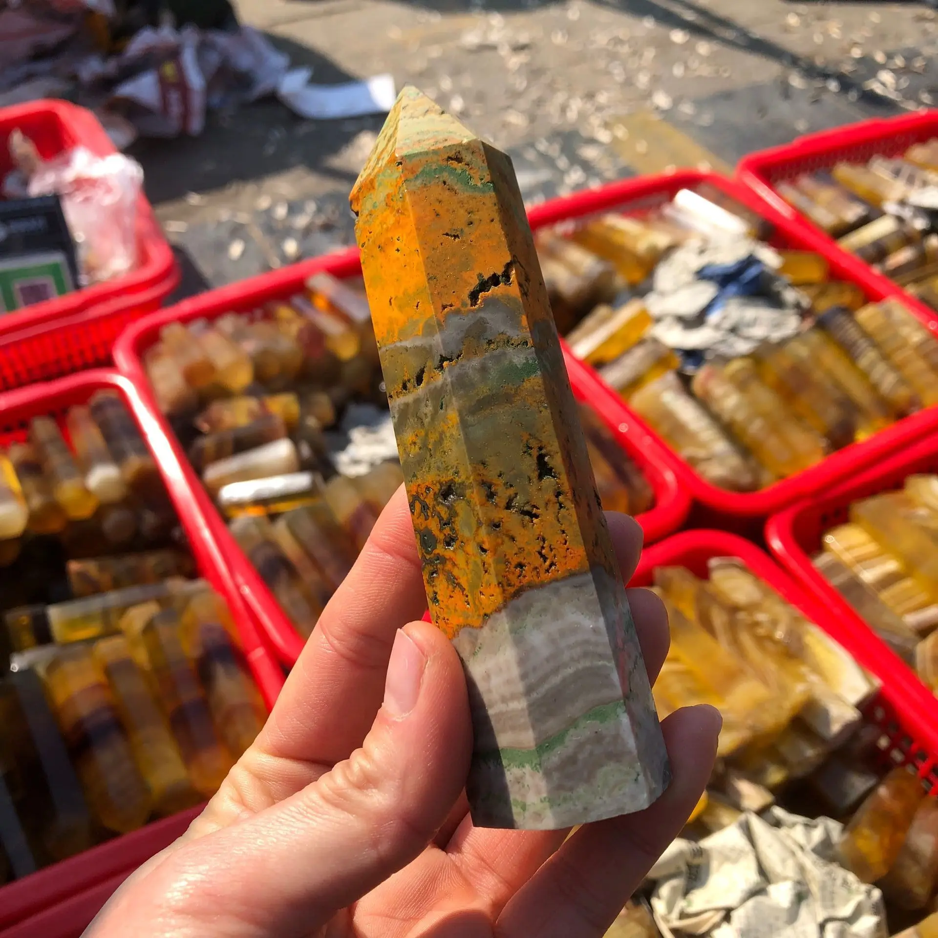 10-12cm Yellow Bumblebees Wand Point Hand Carved Tower Crystal Stone For Home Decoration
10-12cm Yellow Bumblebees Wand Point Hand Carved Tower Crystal Stone For Home Decoration