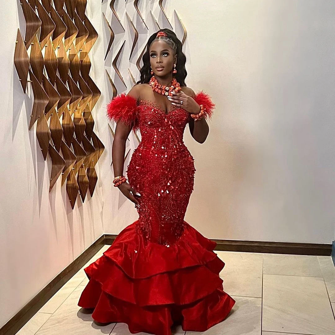 Роскошные красные платья для выпускного вечера Aso Ebi с перьями, рукавами-крылышками, вышитыми бисером, многоярусными оборками, женское вечернее платье
Роскошные красные платья для выпускного вечера Aso Ebi с перьями, рукавами-крылышками, вышитыми бисером, многоярусными оборками, женское вечернее платье