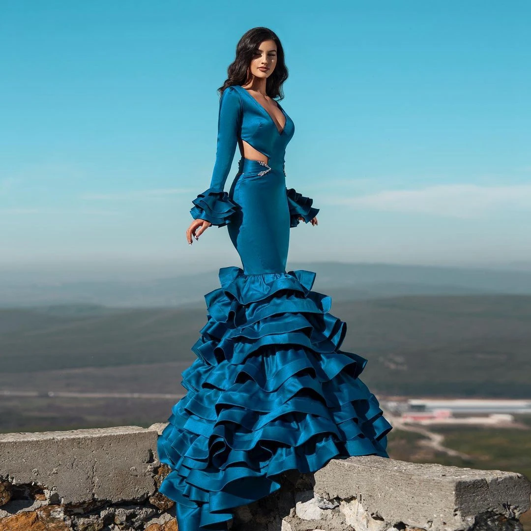 Royal Blue Mermaid Evening Dresses Ruffles Tiered Bottom Flare Sleeves V-neck Open Back Long Prom Gowns
Royal Blue Mermaid Evening Dresses Ruffles Tiered Bottom Flare Sleeves V-neck Open Back Long Prom Gowns