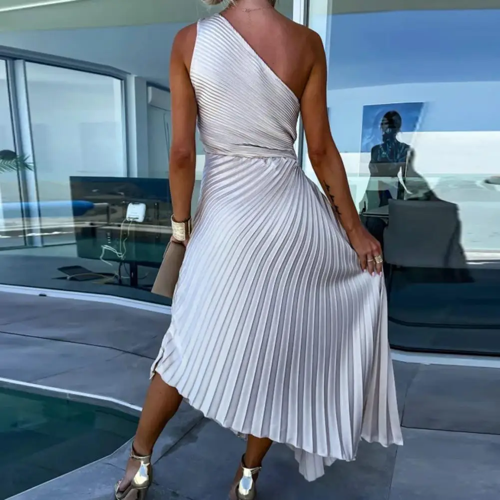 Women Dress Elegant Irregular Pleated Hem Dress Diagonal Collar Backless Lady Maxi Dress Ruffled Sleeveless Mid-rise Party Dress 
Women Dress Elegant Irregular Pleated Hem Dress Diagonal Collar Backless Lady Maxi Dress Ruffled Sleeveless Mid-rise Party Dress