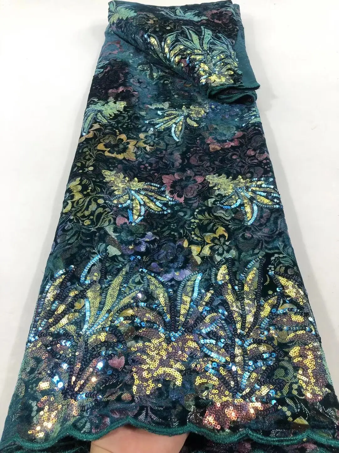 African Lace Fabric 2021 High Quality French Lace Fabric Nigerian Tulle Glitter Sequin Lace Fabric For Wedding
African Lace Fabric 2021 High Quality French Lace Fabric Nigerian Tulle Glitter Sequin Lace Fabric For Wedding
