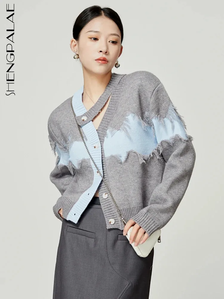 SHENGPALAE нишевый дизайн кардиган для женщин контрастный цвет Сращенные кисточкой v-образным вырезом свитер осень 2023 Новый женский вязаный Топ 5R7777
SHENGPALAE нишевый дизайн кардиган для женщин контрастный цвет Сращенные кисточкой v-образным вырезом свитер осень 2023 Новый женский вязаный Топ 5R7777
