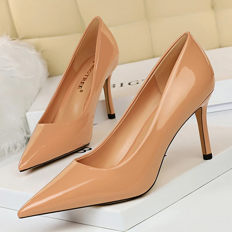 High Heels Women 2022 New Fashion Nude Patent Leather Women Pumps Sexy Elegant Ladies Dress Office Shoes Black Bigtree Shoes
High Heels Women 2022 New Fashion Nude Patent Leather Women Pumps Sexy Elegant Ladies Dress Office Shoes Black Bigtree Shoes