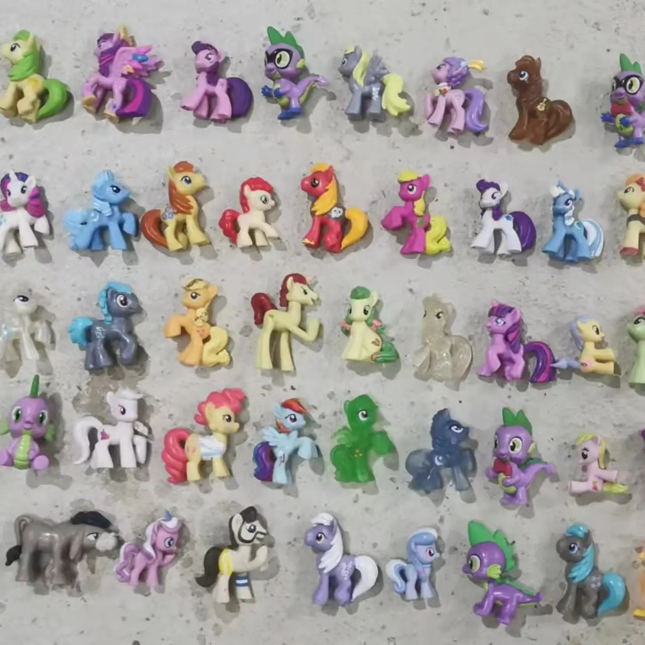 Набор из 10 шт., Симпатичные пони из ПВХ, Queen, Chrysalis little фигурки лошадей, для девочек, подарок на день рождения
Набор из 10 шт., Симпатичные пони из ПВХ, Queen, Chrysalis little фигурки лошадей, для девочек, подарок на день рождения