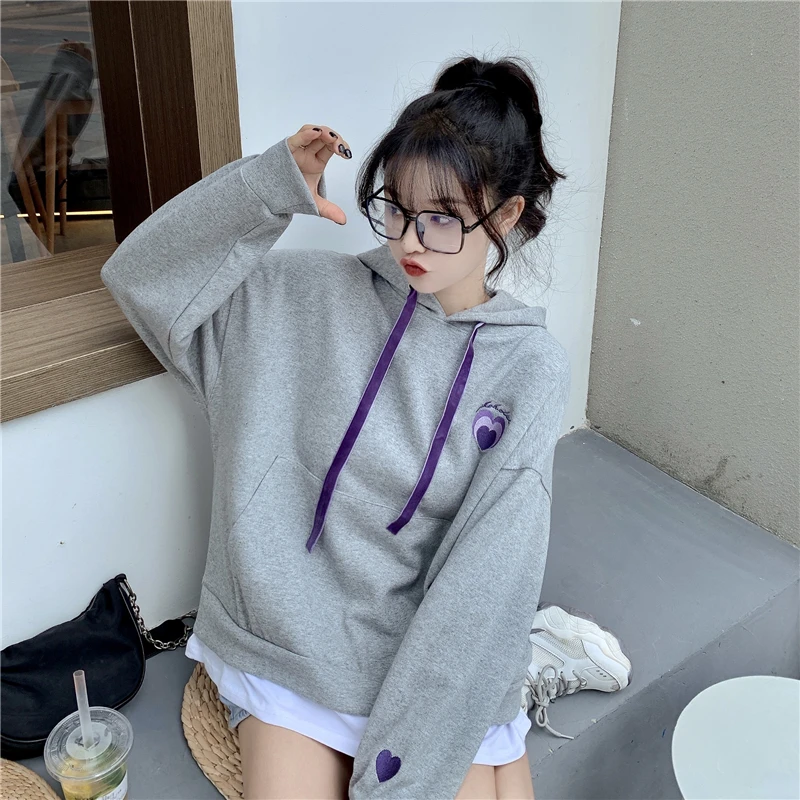 6133 Autumn and winter 2022 new college style fake two pieces of love embroidery age-reducing Sweatshirts women
6133 Autumn and winter 2022 new college style fake two pieces of love embroidery age-reducing Sweatshirts women